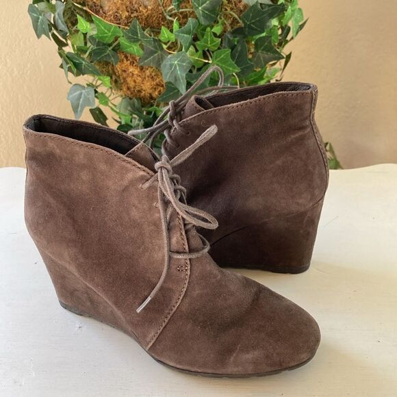 Clarks Artisan Rosepoint Dew Lace-Up Leather Suede Wedge Bootie Size 6M - Picture 10 of 11